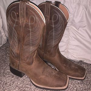 Ariat Round Up Wide Square Toe Western Boot Women’s Boot Cowgirl Boots